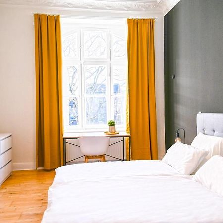 120Qm Denkmal Apartment In Krefeld Mit Stuck Und Balkon - Beuys Apartments - Κρέφελντ Εξωτερικό φωτογραφία