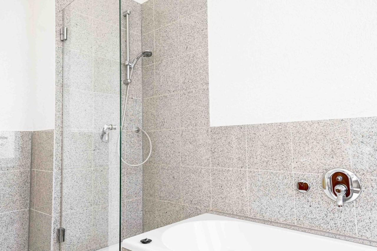 120Qm Denkmal Apartment In Krefeld Mit Stuck Und Balkon - Beuys Apartments - Κρέφελντ Εξωτερικό φωτογραφία