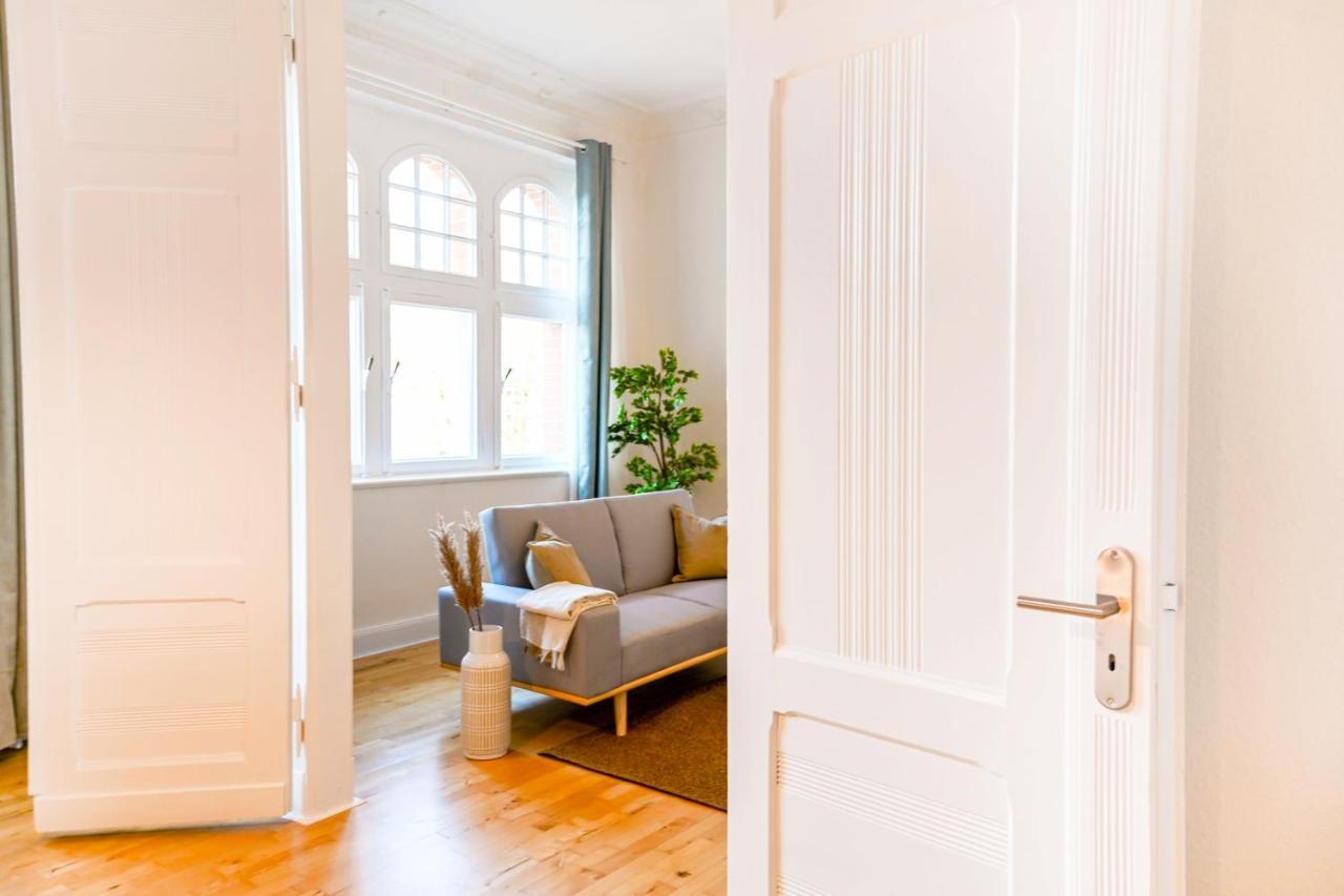 120Qm Denkmal Apartment In Krefeld Mit Stuck Und Balkon - Beuys Apartments - Κρέφελντ Εξωτερικό φωτογραφία